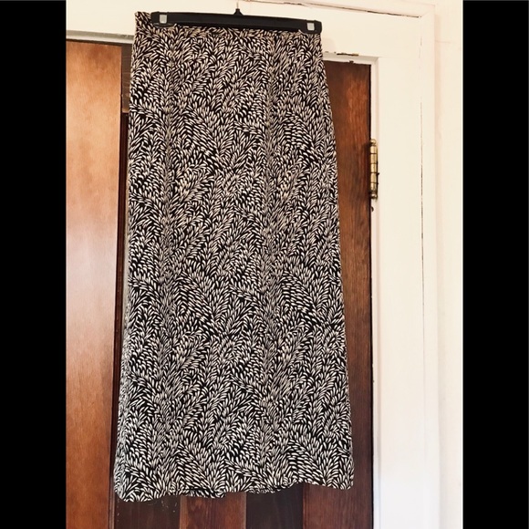 Ann Taylor Dresses & Skirts - Ann Taylor long pencil skirt Ann Taylor Dresses & Skirts - Ann Taylor long pencil skirt
